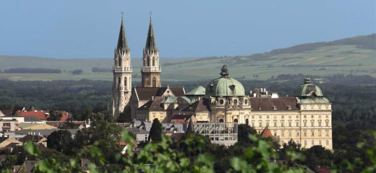 Blick auf das Stift Klosterneuburg